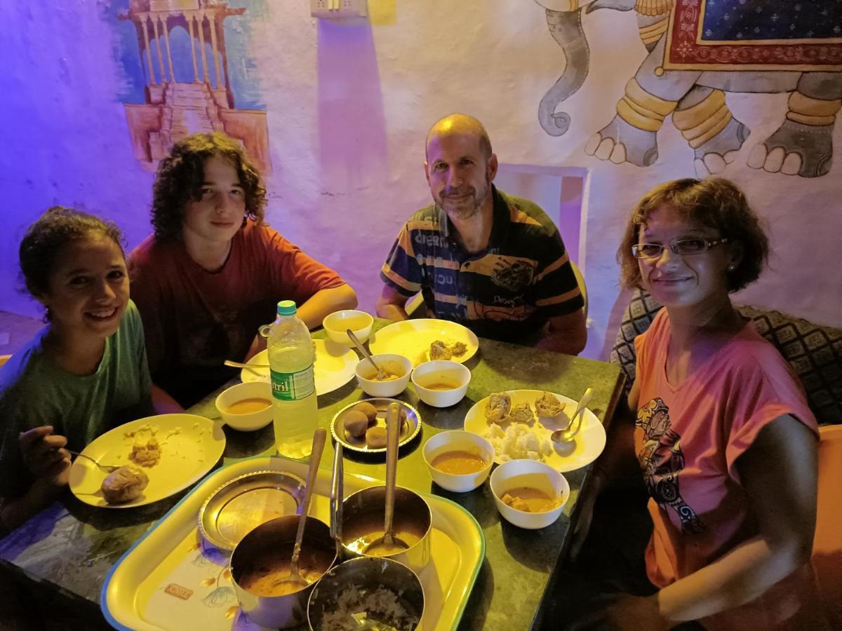 Bhavyam Homestay &Cafe Backpackers Ko Bundi Ngoại thất bức ảnh